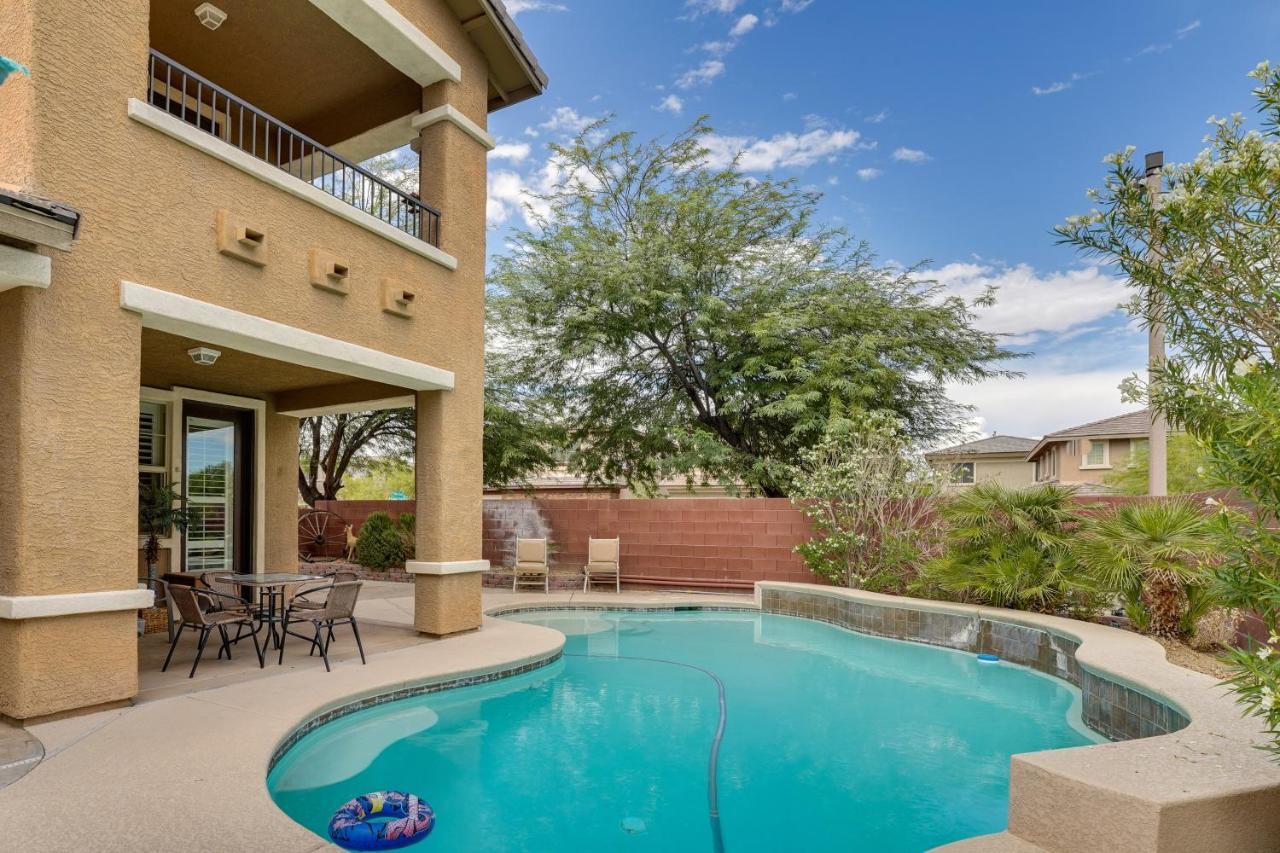 Сasa de vacaciones Serene Vegas With Heated Pool Near Strip!